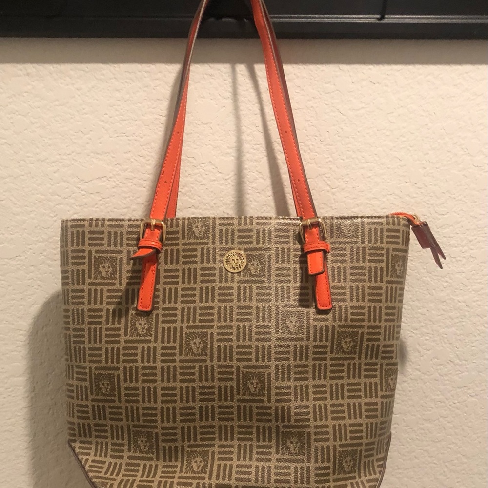 Hand bag